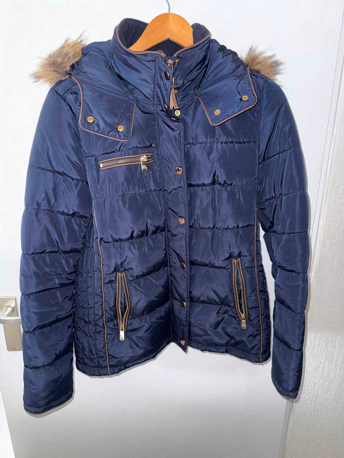 Bella Ragazza gewatteerde jas met capuchon maat L Large, Ophalen of Verzenden, Gedragen, Maat 42/44 (L), Blauw