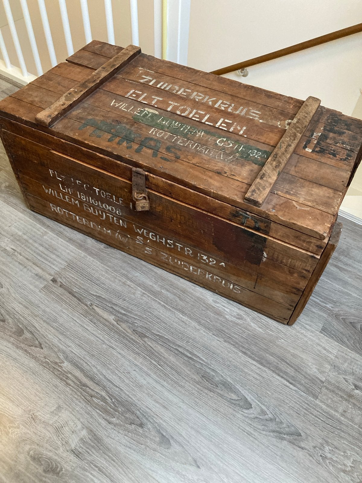 Unieke Oude Scheepskist Hutkoffer SS Zuiderkruis Rotterdam, Huis en Inrichting, Woonaccessoires | Kisten, Ophalen, Gebruikt, 100 tot 150 cm