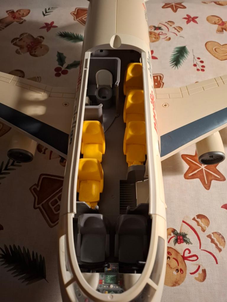Foto 18 van Playmobil luchthaven met groot vliegtuig, helikopters,  ect.