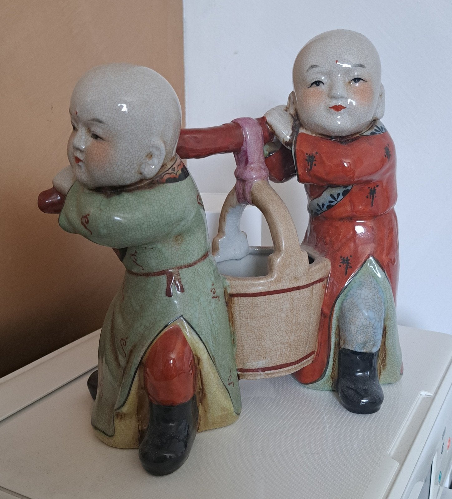 Decoratief beeldje: Twee waterdragers, Verzamelen, Beelden en Beeldjes, Ophalen of Verzenden