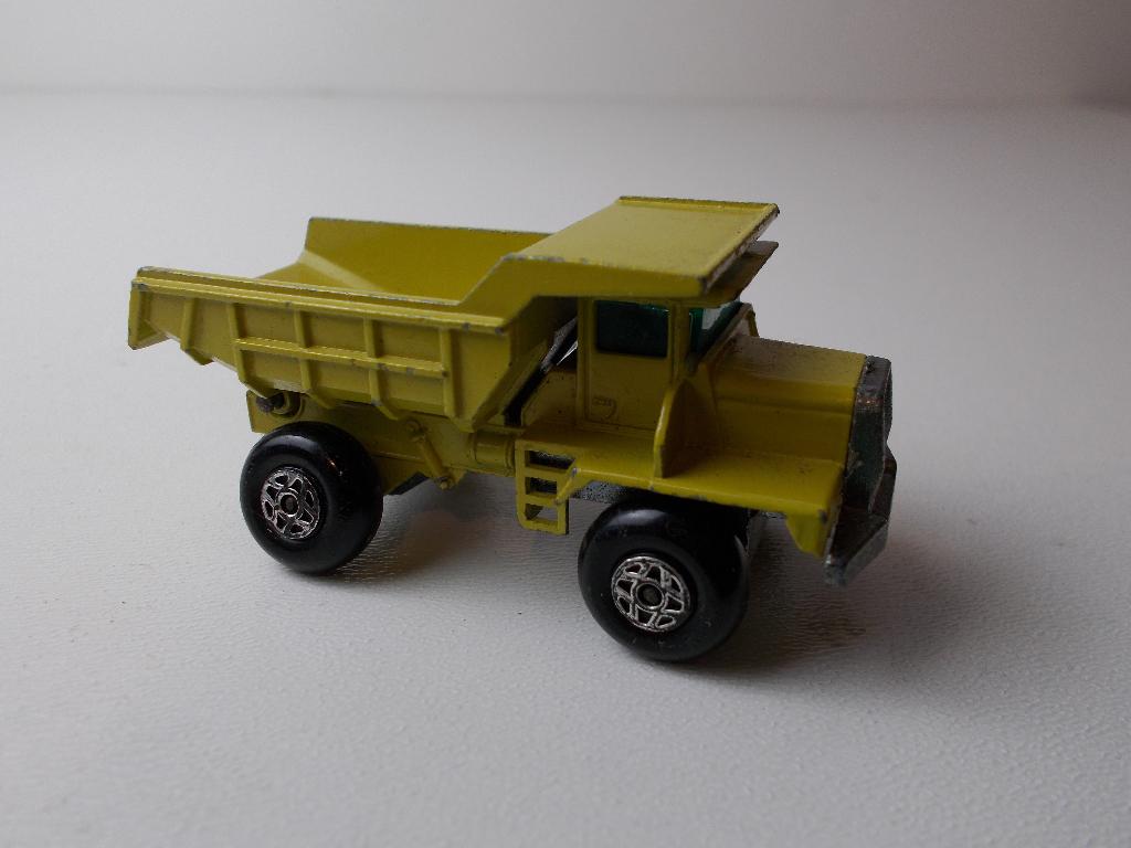 1968 Matchbox Series 28A MACK DUMP TRUCK I.g.st., Ophalen of Verzenden, Zo goed als nieuw, Hijskraan, Tractor of Landbouw, Matchbox
