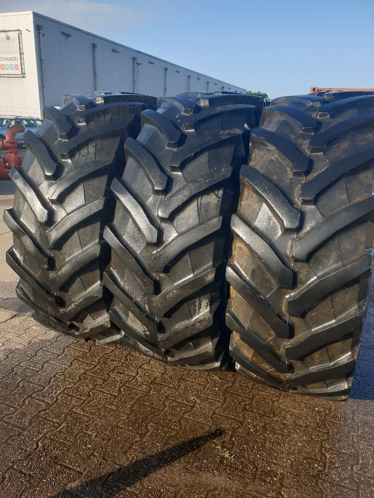 600 65 R38 pirelli 32 mm, Zakelijke goederen, Agrarisch | Onderdelen | Banden, Velgen en Assen, Ophalen of Verzenden