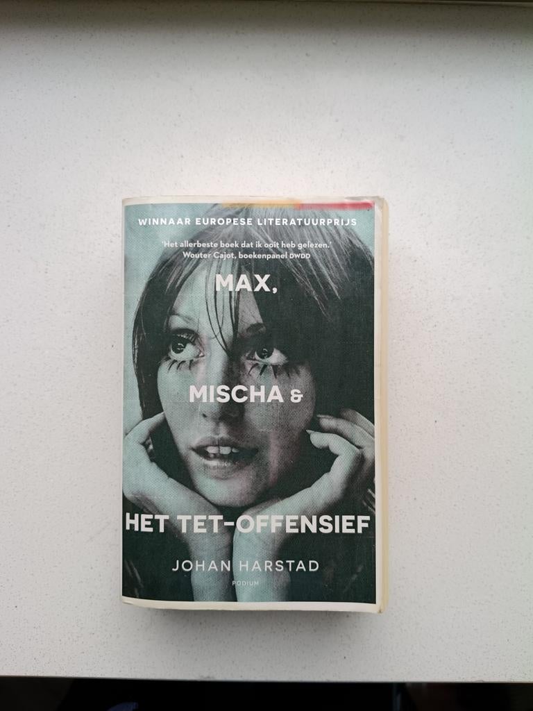 Max, Mischa & het Tet-offensief - Johan Harstad, Ophalen of Verzenden, Gelezen