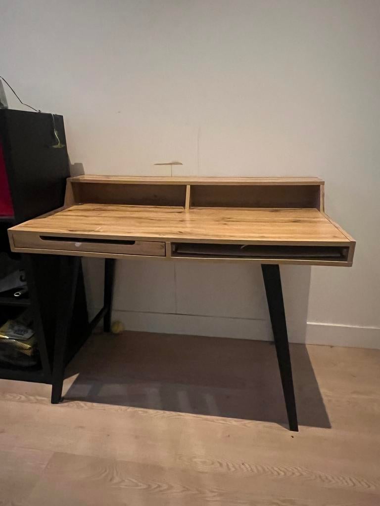 Modern wooden office desk, Huis en Inrichting, Bureaus, Ophalen, Bruin, Zo goed als nieuw, Overige merken