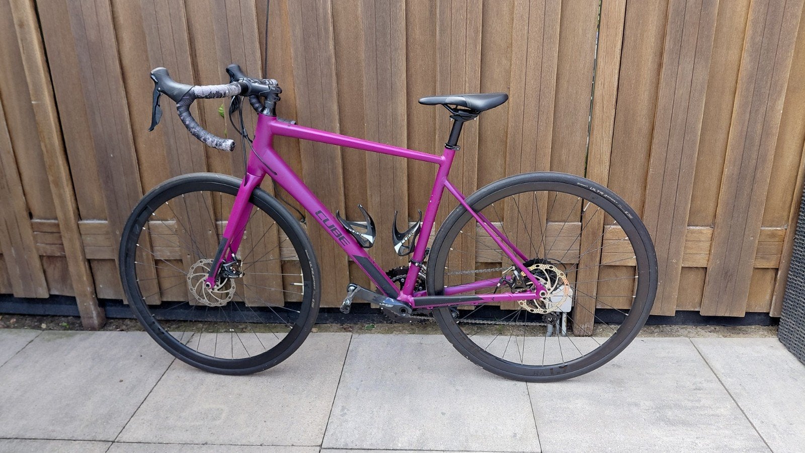 Cube Axial WS Pro Purple/Black 2021, 28 inch, Gebruikt, Meer dan 20 versnellingen, Schijfrem