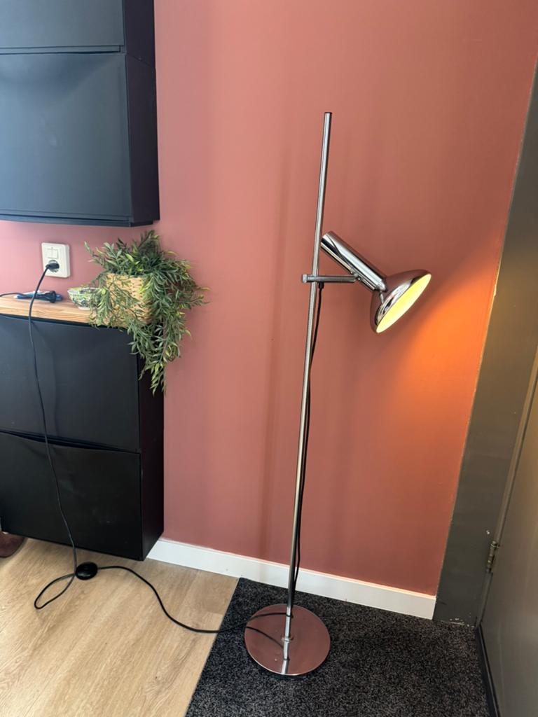 Space age design staande chromen lamp., Ophalen, 100 tot 150 cm, Space age/retro/vintage/design, Zo goed als nieuw