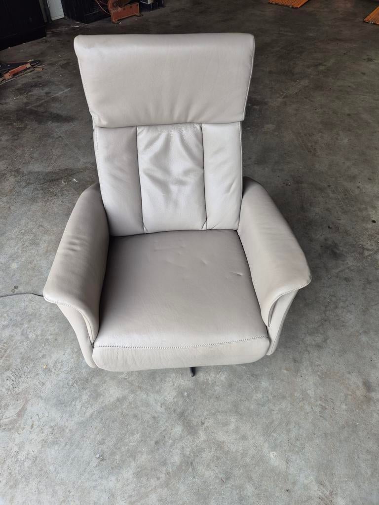 Elektrische relaxfauteuil met 2 motoren, lederen bekleding, Huis en Inrichting, Fauteuils, Ophalen, Gebruikt, Leer