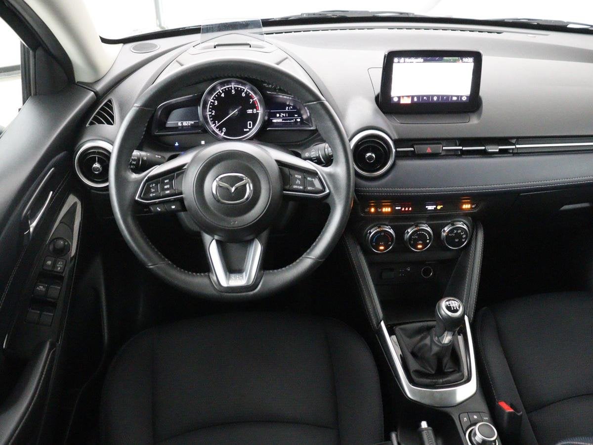 Mazda 2 1.5 Skyact-G Luxury | Stoel & stuurverwarming | Head, Voorwielaandrijving, Stof, 4 cilinders, Zwart
