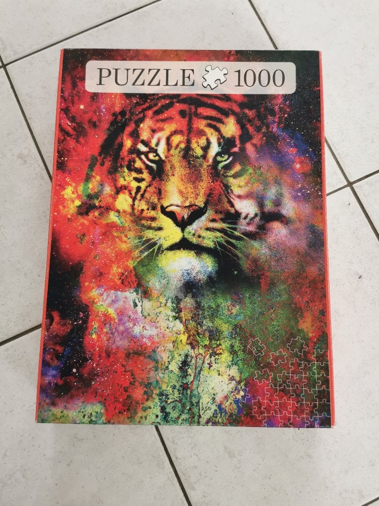 Puzzel kleurrijke tijger – 1000 stukjes, Hobby en Vrije tijd, Denksport en Puzzels, Ophalen of Verzenden, 500 t/m 1500 stukjes