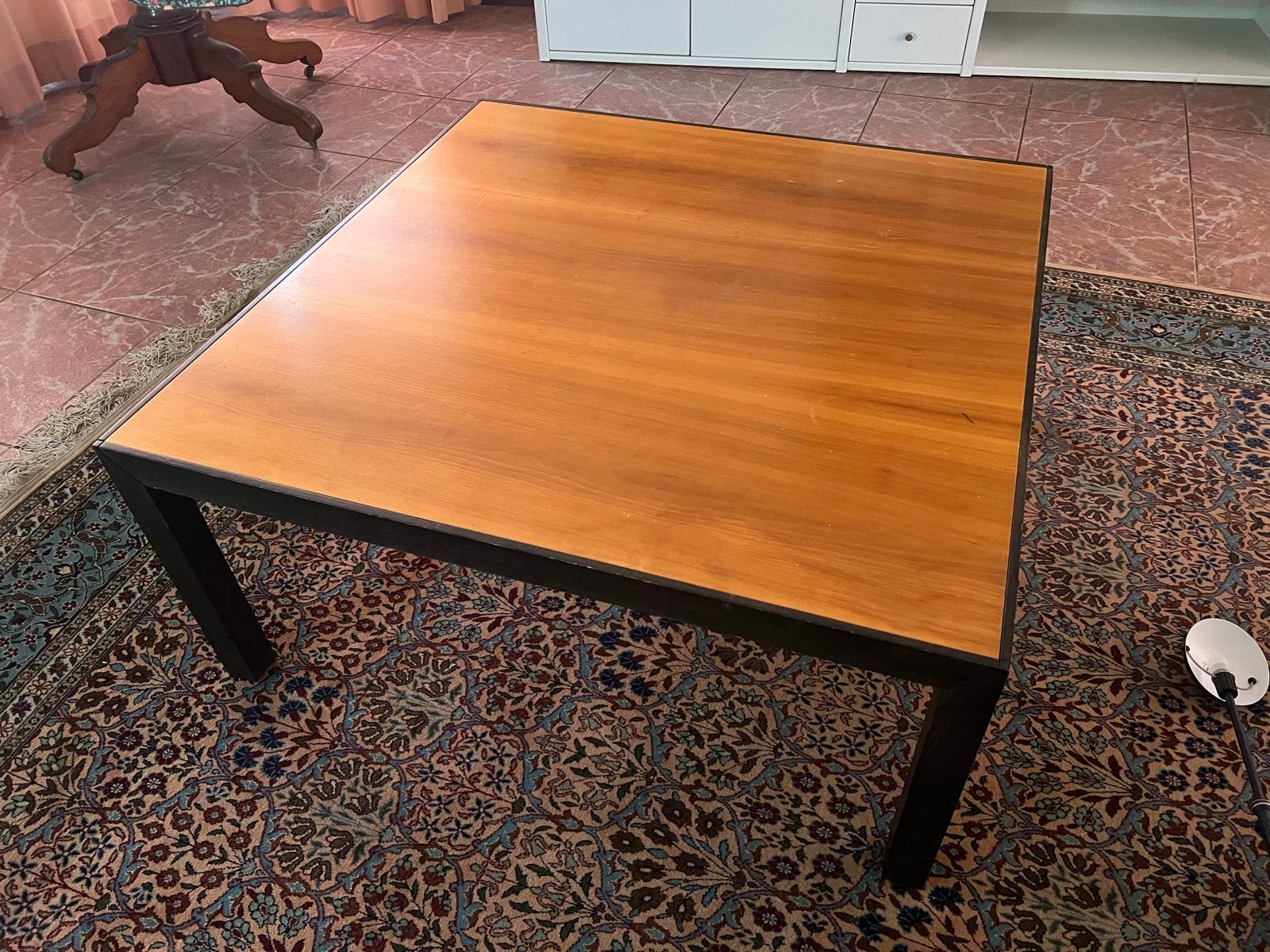 Houten salontafel met zwart houten frame, Ophalen, Gebruikt, 100 tot 150 cm, Vierkant