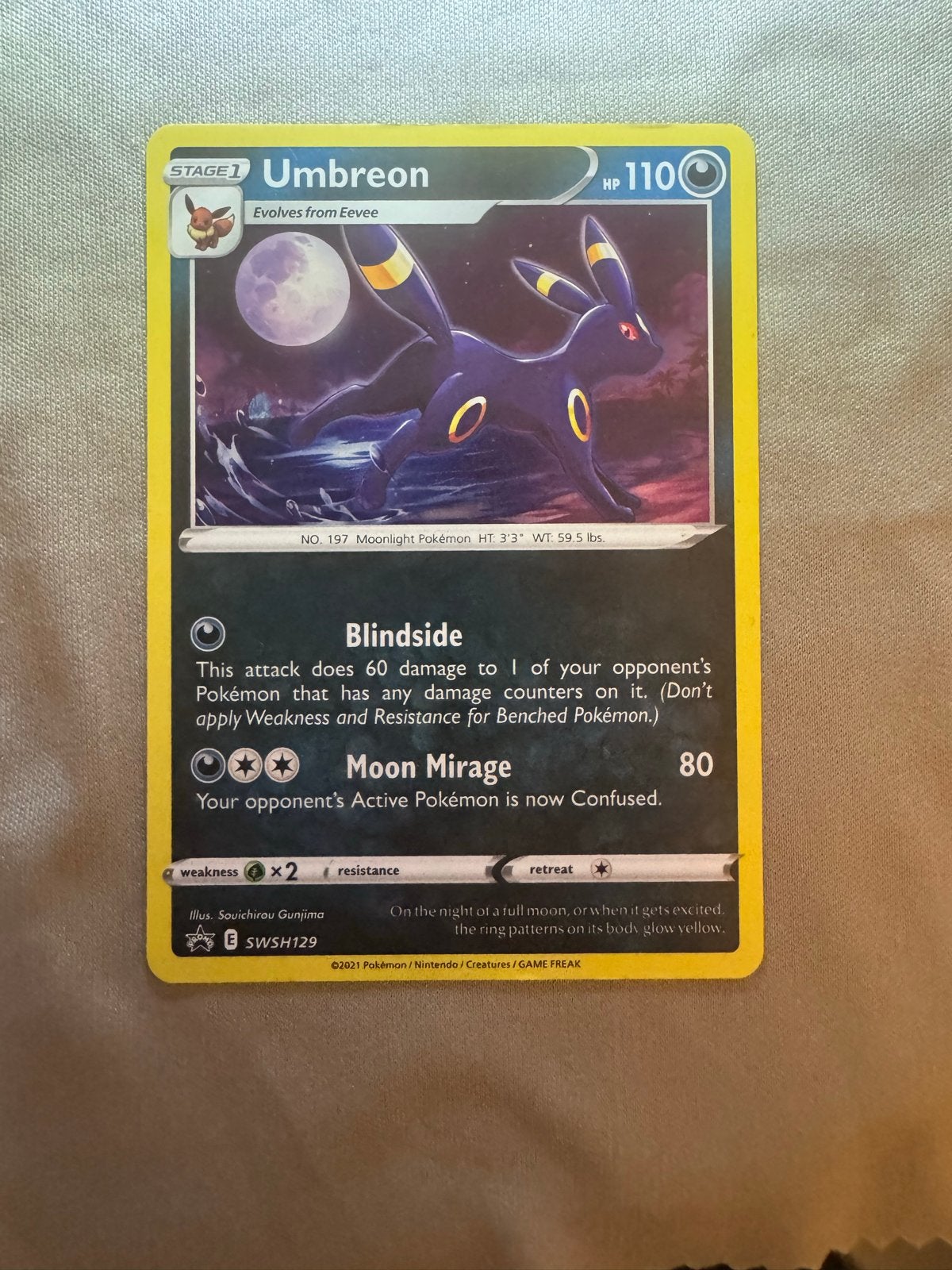 Umbreon SWSH129 (2021), Ophalen of Verzenden, Zo goed als nieuw, Losse kaart