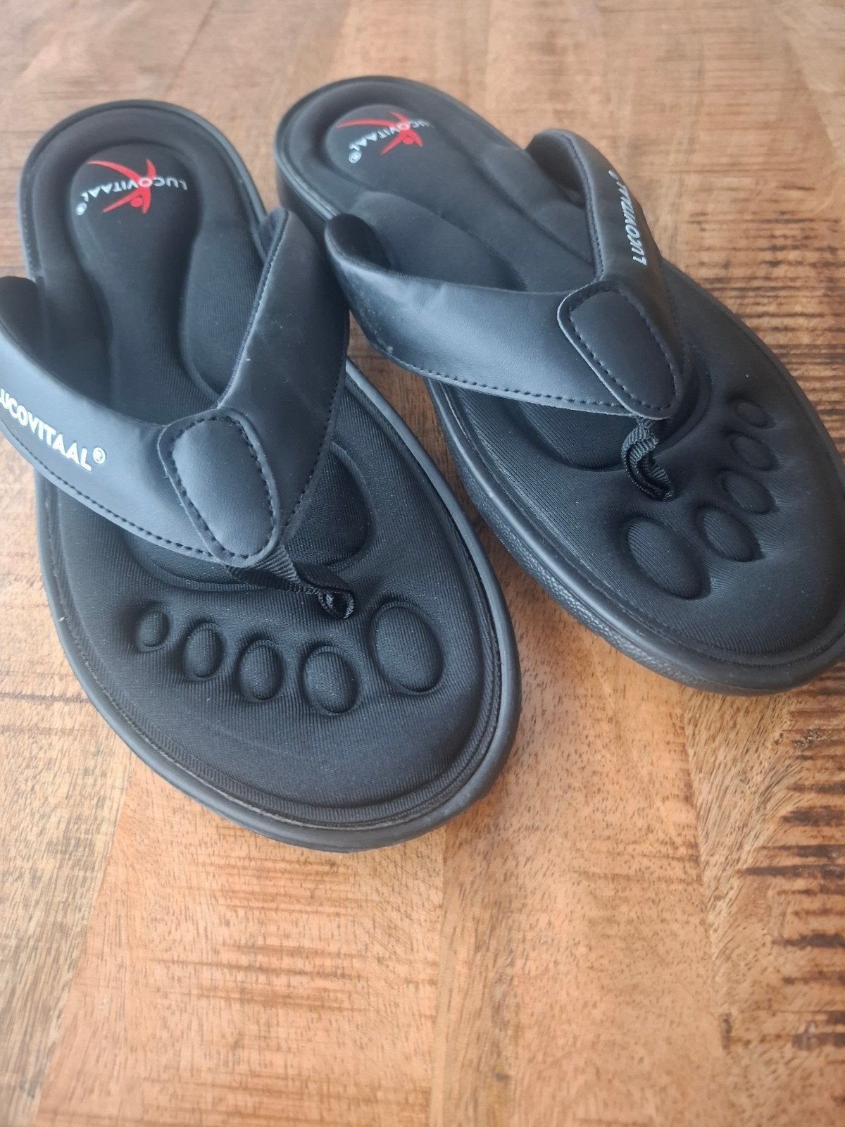 Lucovitaal slippers .NIEUW 43,/44, Ophalen of Verzenden, Nieuw