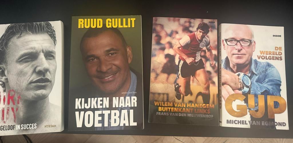 Voetbalboeken: Gullit, Van Hanegem, Kuyt, Gijp, Ophalen of Verzenden, Gelezen, Balsport