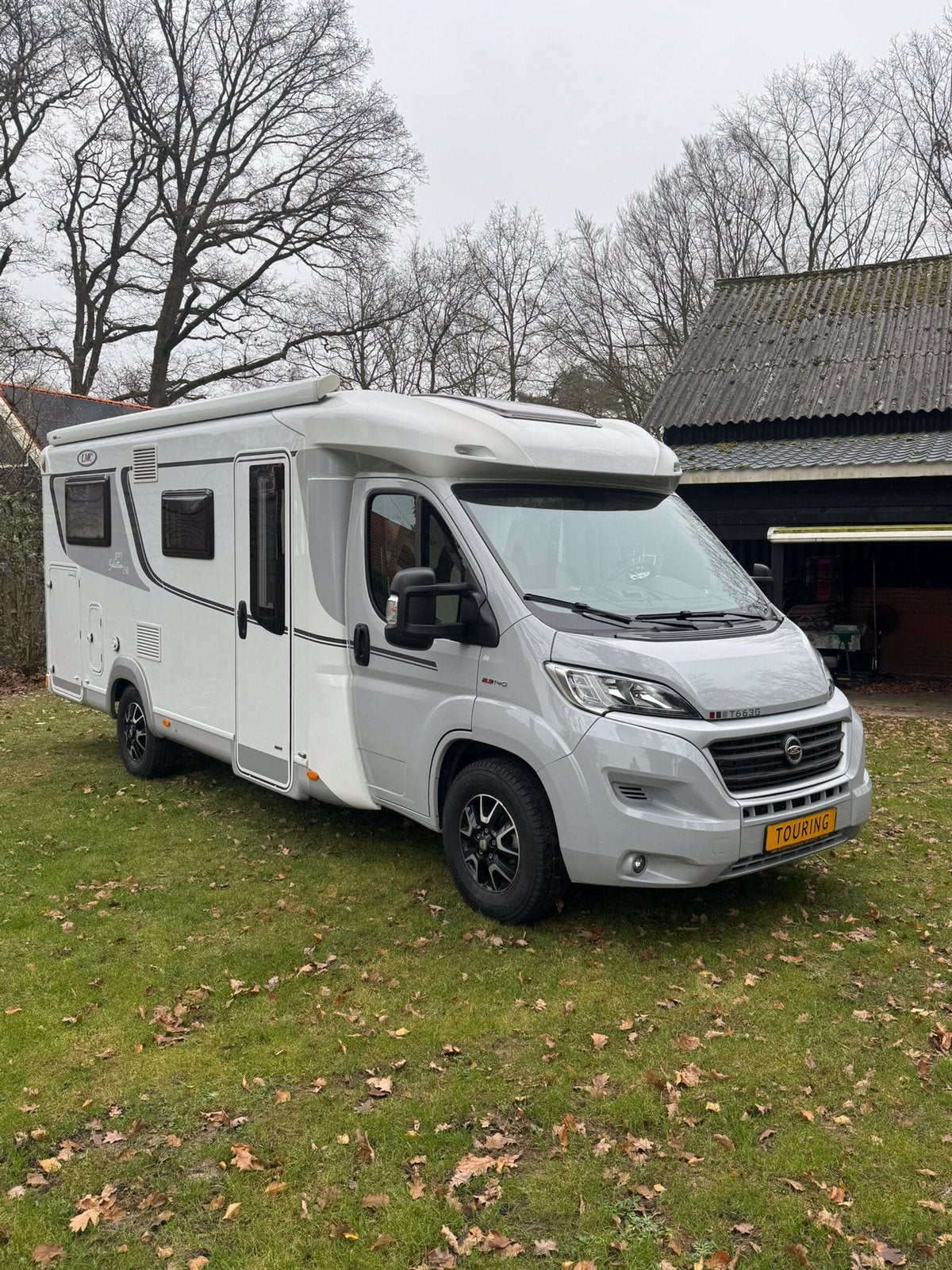 LMC T663G Grey Selection 150- Luxe Half- integraal, Ringverwarming, Fiat, Bedrijf, 6 tot 7 meter