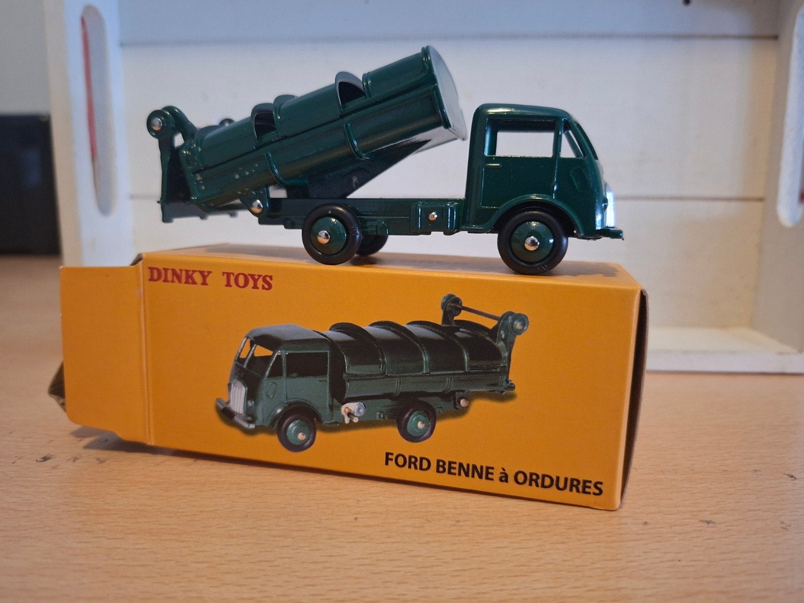 Dinky Toys Ford Benne à Ordures (25V) met originele doos, Ophalen of Verzenden, Zo goed als nieuw, Auto, Dinky Toys