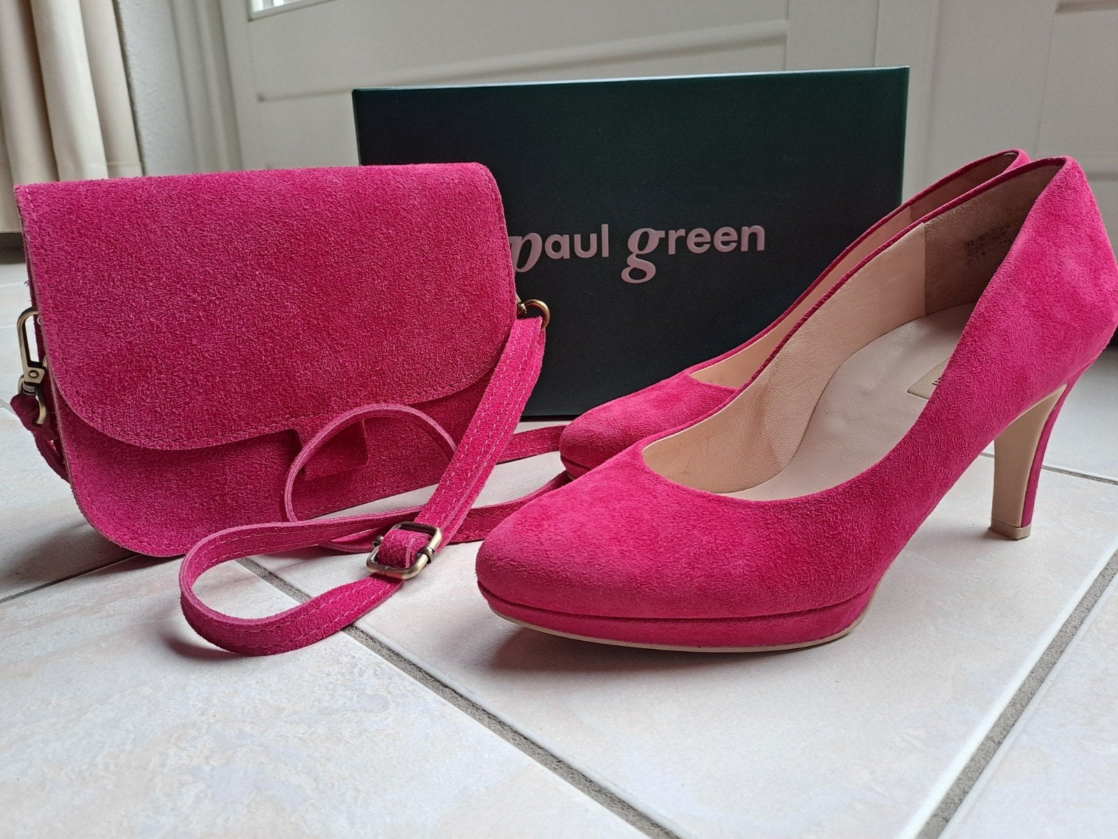 Paul Green suède pumps en tasje - fuchsia, Pumps, Ophalen of Verzenden, Zo goed als nieuw, Paul Green