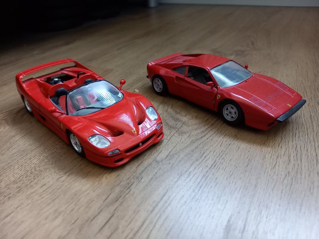 Bburago - Ferrari F50 Modelauto + Ferrari 288 GTO, Ophalen of Verzenden, Auto, Bburago