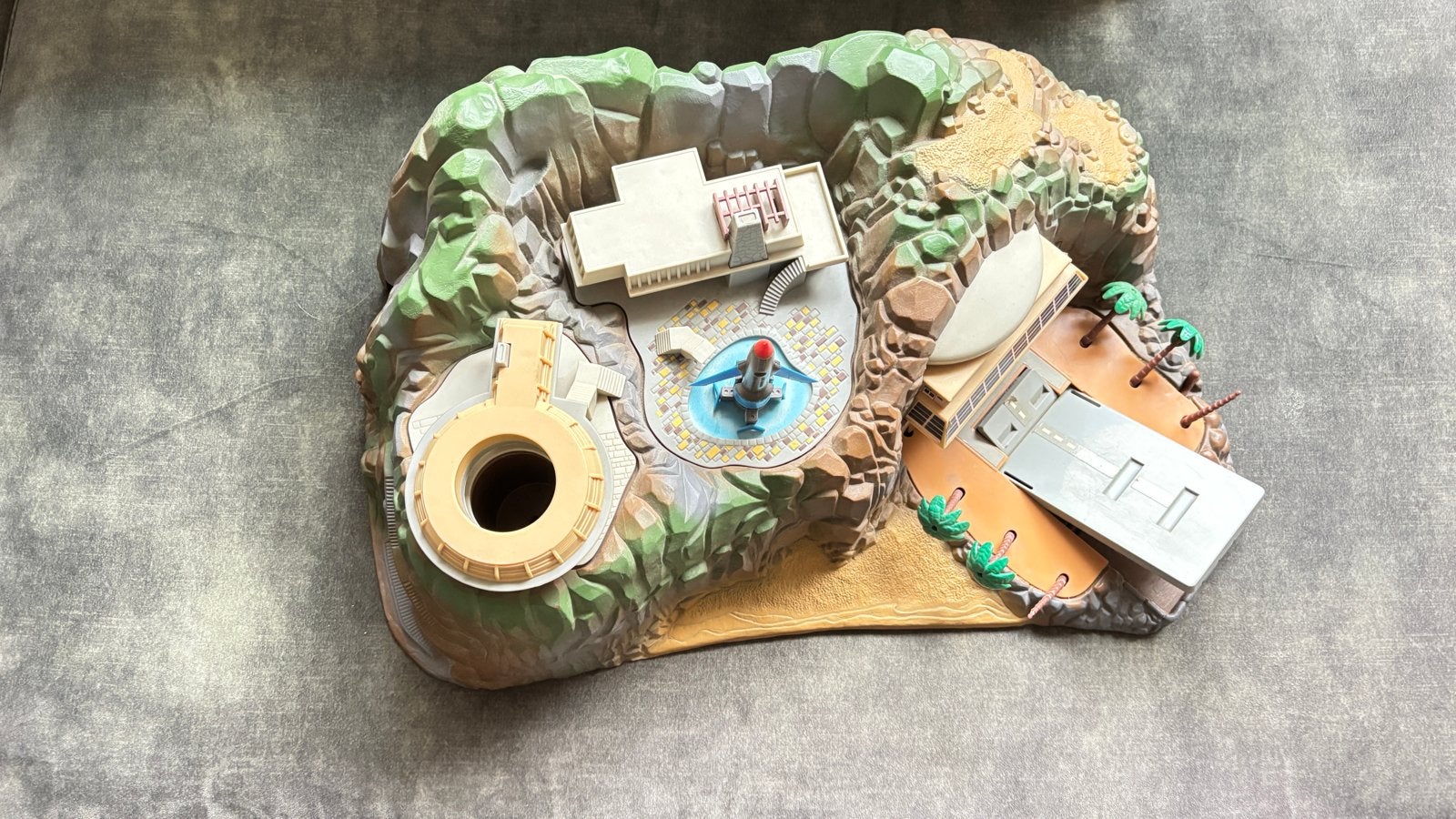 Thunderbirds Tracey Island met werkend geluid en Thunderbird, Ophalen of Verzenden, Zo goed als nieuw, Jongen of Meisje
