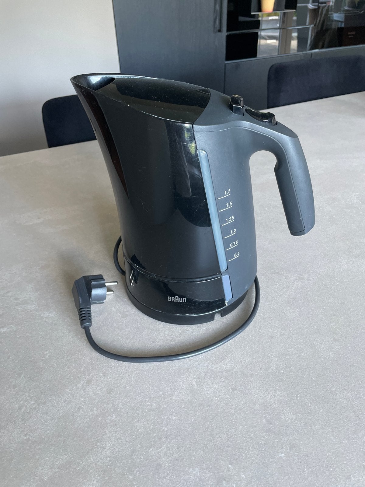 Braun waterkoker - Zwart - Gebruikt Gratis, Witgoed en Apparatuur, Waterkokers, 1 tot 2 liter, Ophalen of Verzenden, Gebruikt