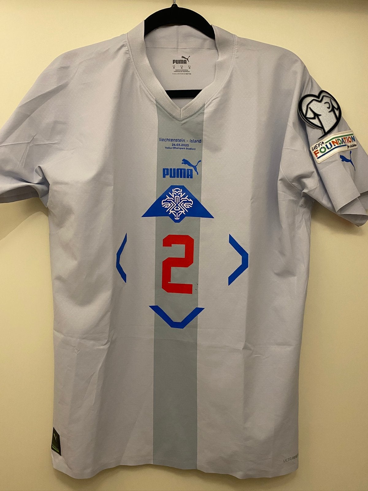 Ijsland tenue met handtekening, Verzamelen, Sportartikelen en Voetbal, Ophalen of Verzenden, Zo goed als nieuw, Buitenlandse clubs
