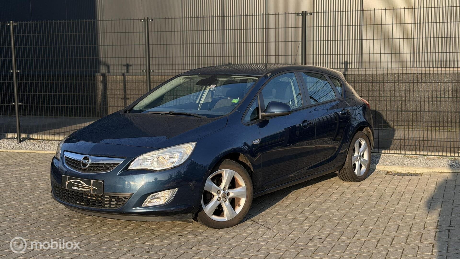 Opel Astra 1.6 Edition |AIRCO|CRUISE|TREKHAAK|NAP|, Auto's, Voorwielaandrijving, Euro 5, Stof, 4 cilinders