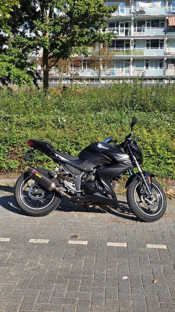 Kawasaki Z300 Naked Bike met Akrapovic uitlaat, 296 cc, 2 cilinders, Occasion, Particulier