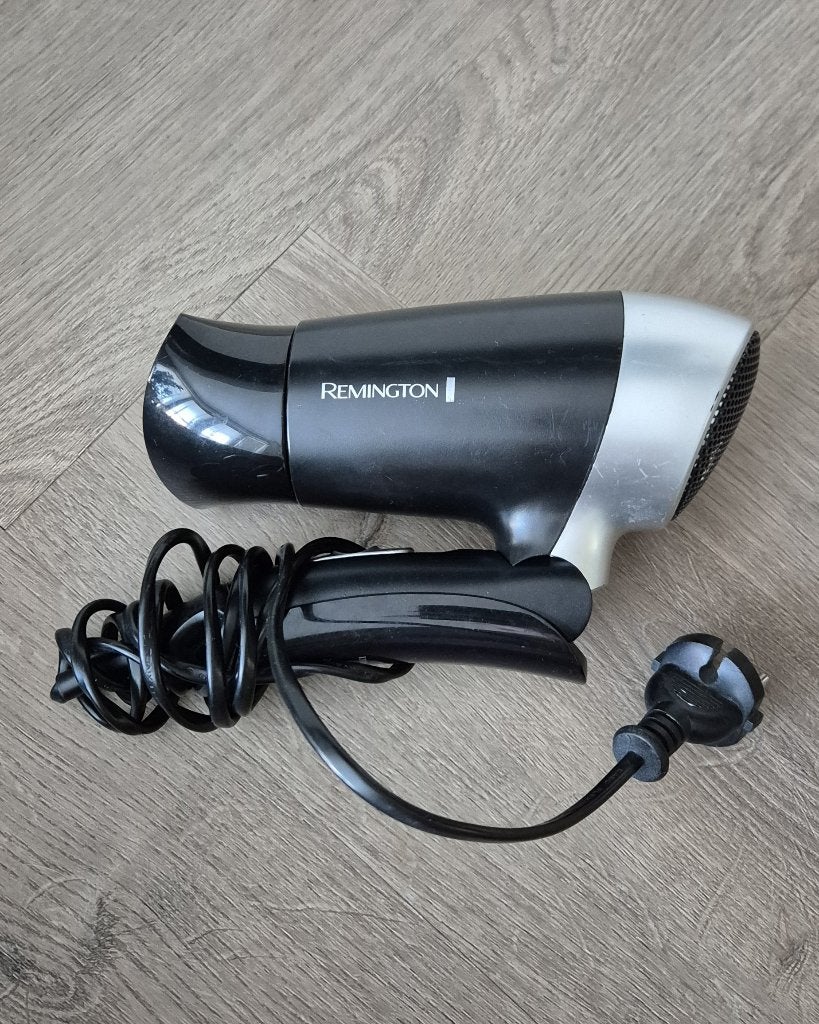 Inklapbare reis föhn • Remington • goede staat, Ophalen of Verzenden, Zo goed als nieuw, Föhn of Haardroger