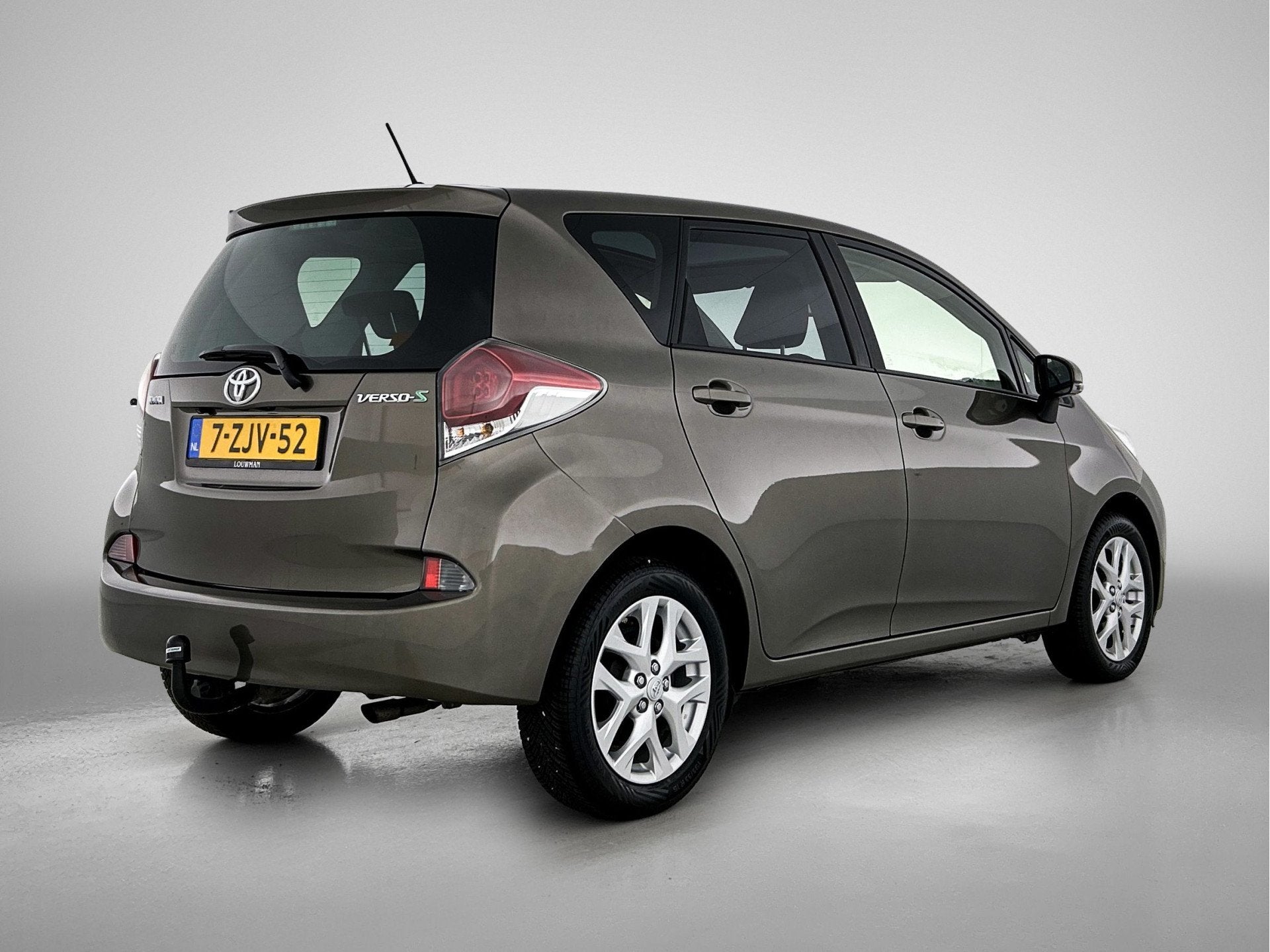Toyota Verso-S 1.3 VVT-i Dynamic *Automaat | Panoramadak | T, Gebruikt, Zwart, 4 cilinders, Bedrijf