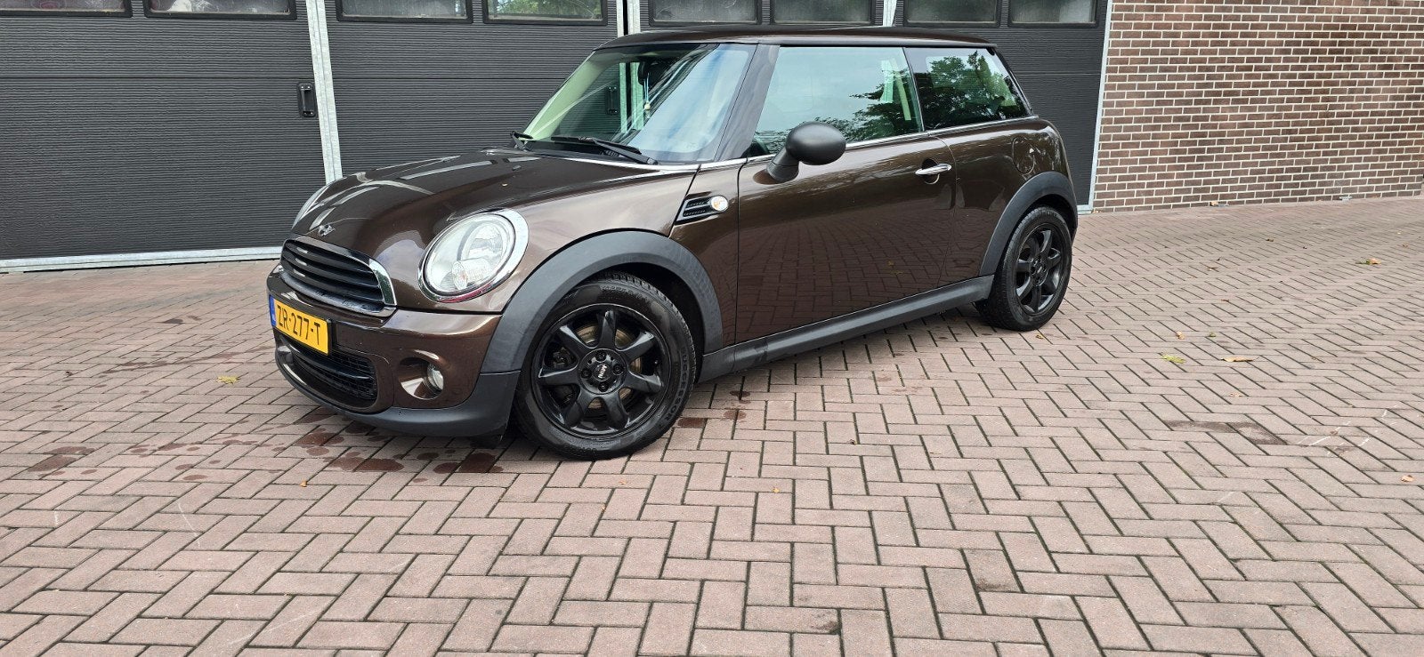 Mini 1.6 ONE 55KW 2011 Bruin, Auto's, Voorwielaandrijving, Bruin, 4 stoelen, Handgeschakeld
