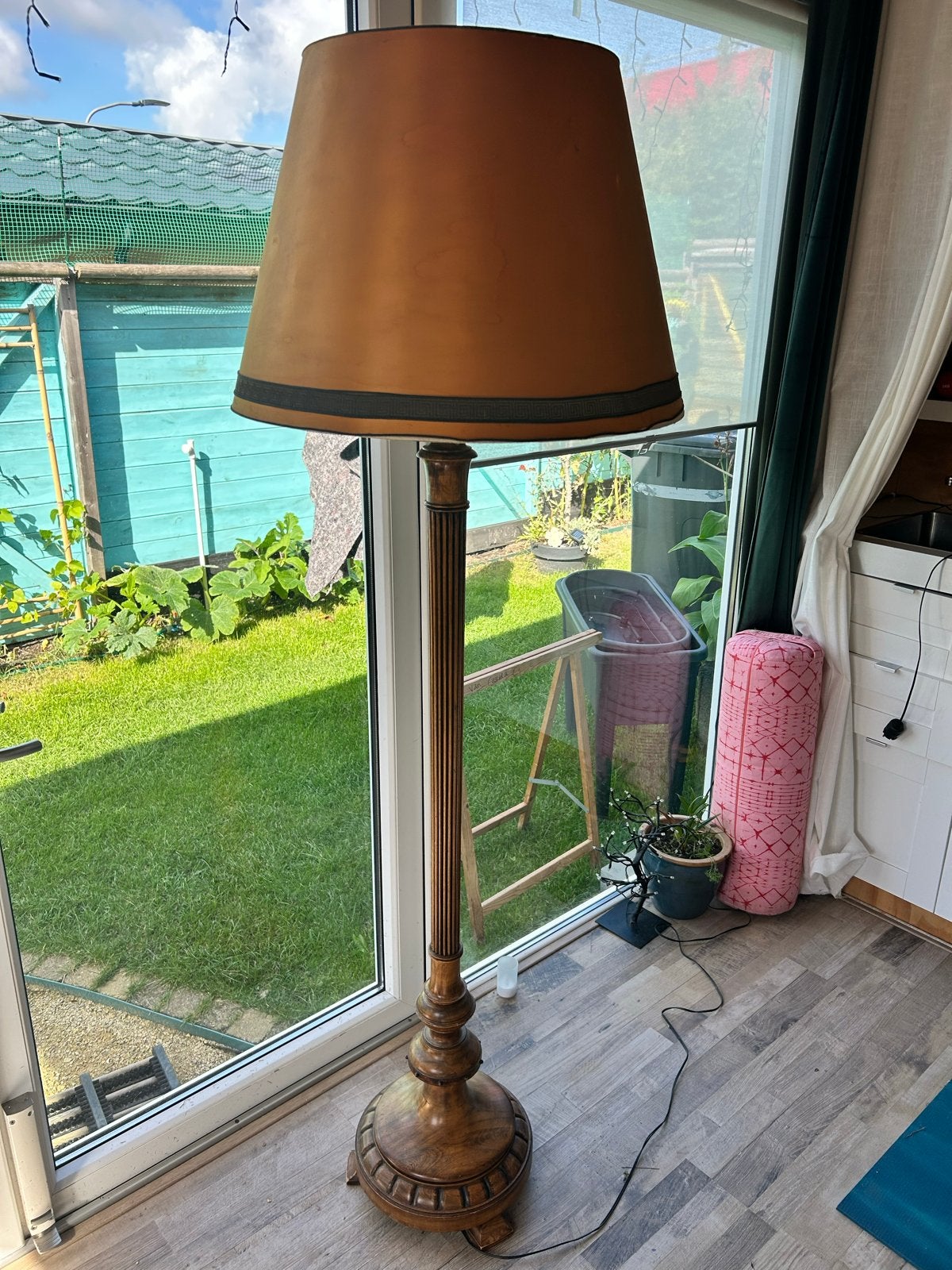 Vintage houten vloerlamp met stoffen kap, Ophalen, Gebruikt, E27 (groot), 150 tot 200 cm