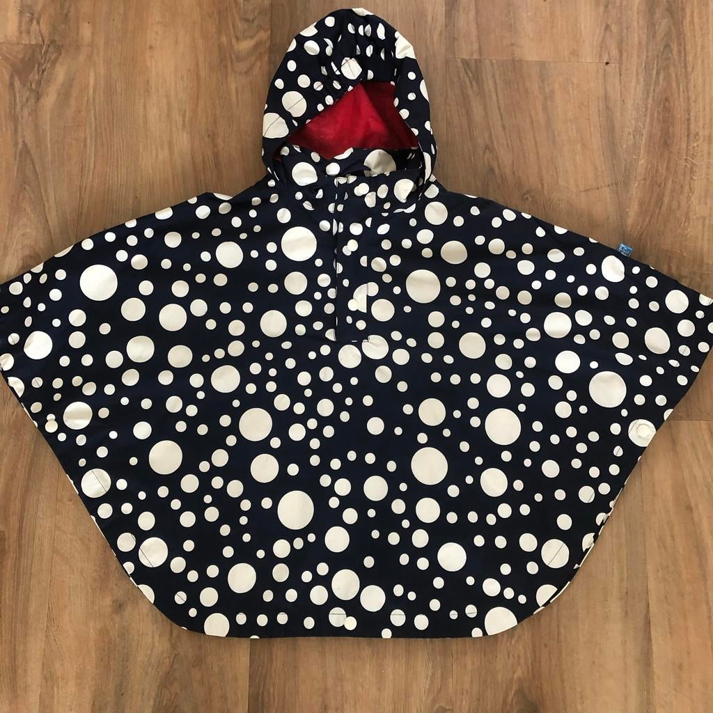 Regencapeje Happy Rainy Days - Donkerblauw met witte stippen, Ophalen of Verzenden, Gebruikt, Regenpak, Kinderen
