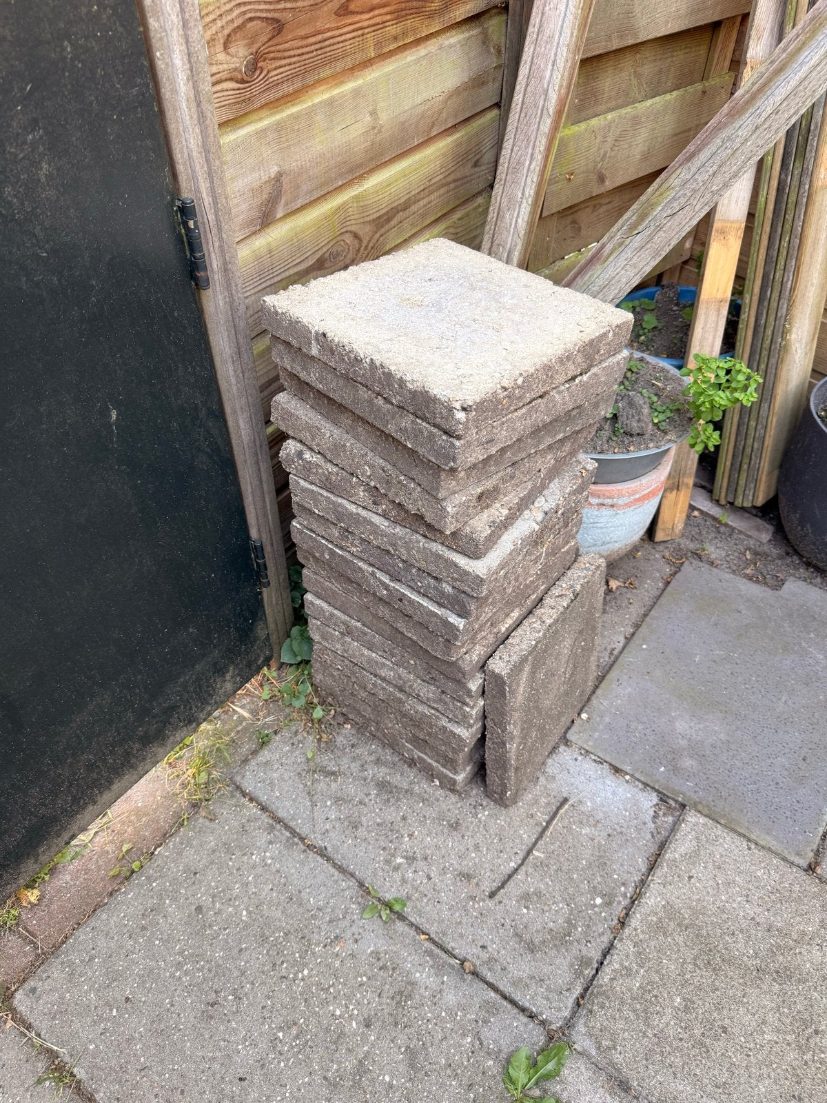 20 stoeptegels gratis af te halen, Ophalen, Gebruikt, Minder dan 5 m², Beton