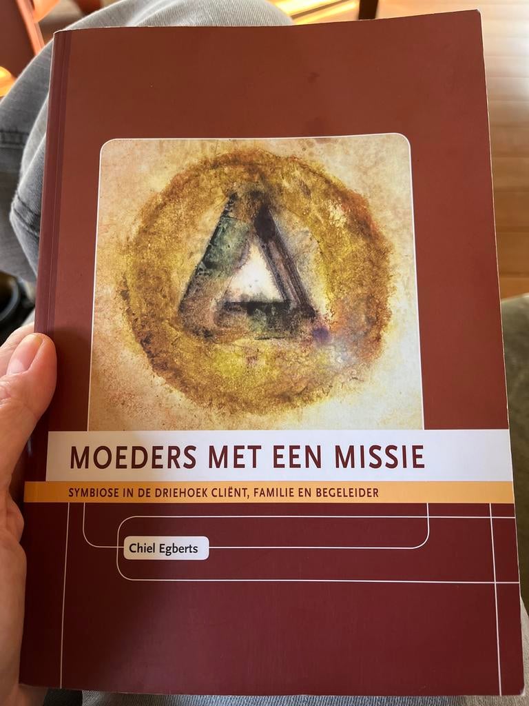 Moeders met een Missie - Chiel Egberts (Orthopedagogiek), Boeken, Ophalen of Verzenden, Zo goed als nieuw