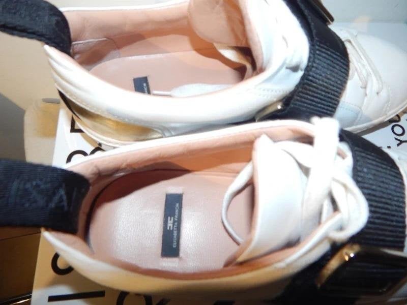 Elisabetta Franchi witte leren sneakers band gouden details, Wit, Sneakers of Gympen, Gedragen, Elisabetta Franchi