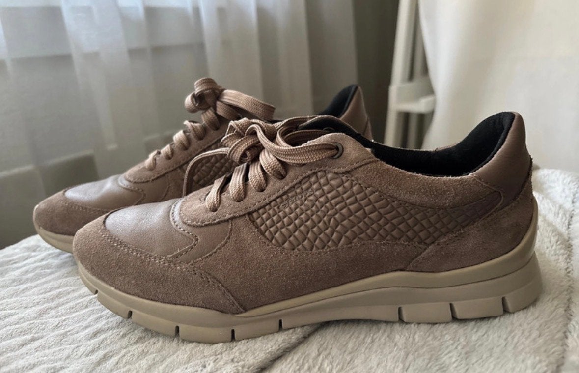 Geox Respira Sneakers -  nieuw - maat 37, Kleding | Dames, Schoenen, Ophalen of Verzenden, Zo goed als nieuw, Beige, Sneakers of Gympen