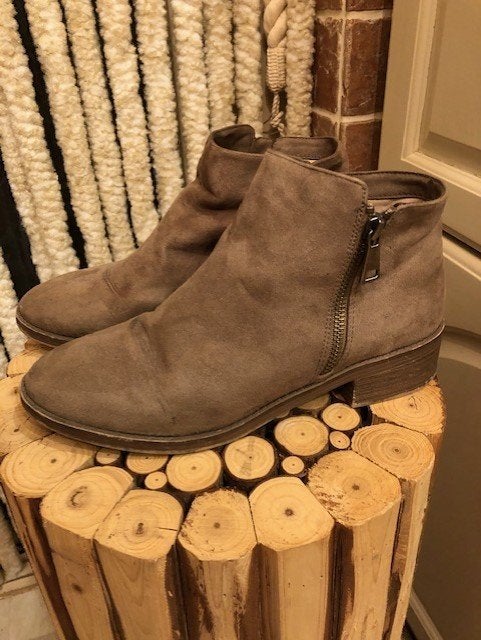 V) S8 bershka bruine suede-look enkellaarsje maat 39, Kleding | Dames, Bruin, Verzenden, Lage of Enkellaarzen, Bershka