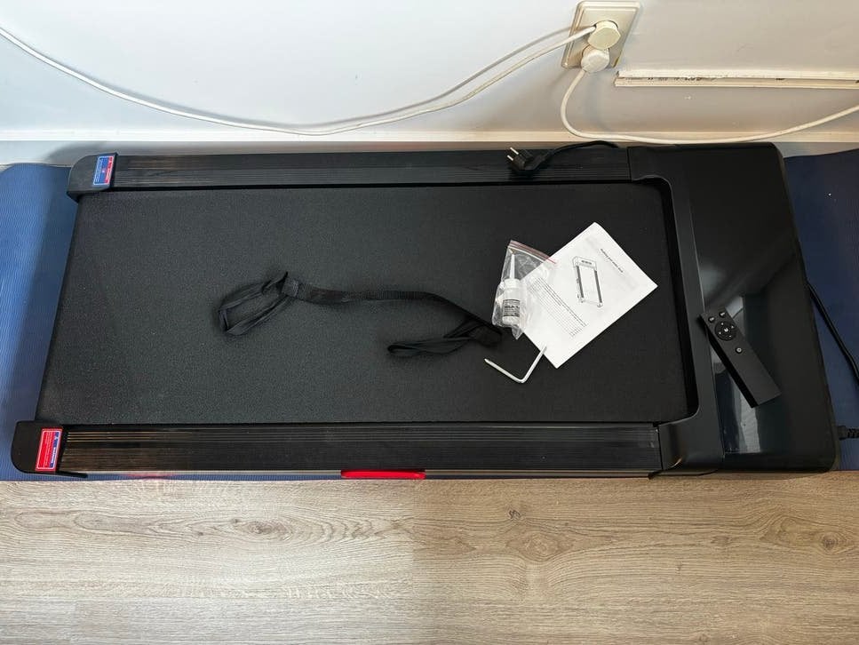 Loopband Y1 met Automatische Helling en Compact Design, Ophalen, Zo goed als nieuw, Metaal, Loopband
