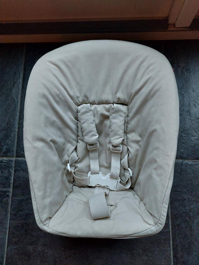 Stokke Tripp Trapp Newborn Set - Beige, met speelgoedhanger, Kinderen en Baby's, Kinderstoelen, Ophalen, Zo goed als nieuw, Meegroeistoel