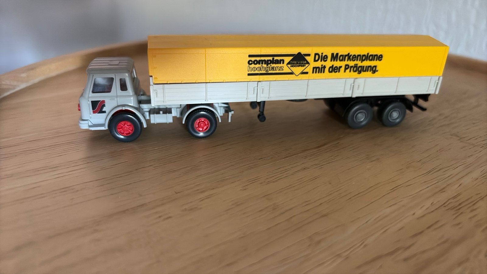 WIKING VRACHTWAGEN MET OPLEGGER COMPLAN. HO 1:87, Ophalen of Verzenden, Zo goed als nieuw