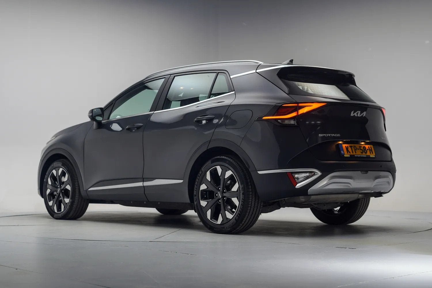 Kia Sportage 1.6 GDi PHEV AWD 265pk DynamicLine Aut. [ LED A, Auto's, Automaat, 1350 kg, Gebruikt, 4 cilinders