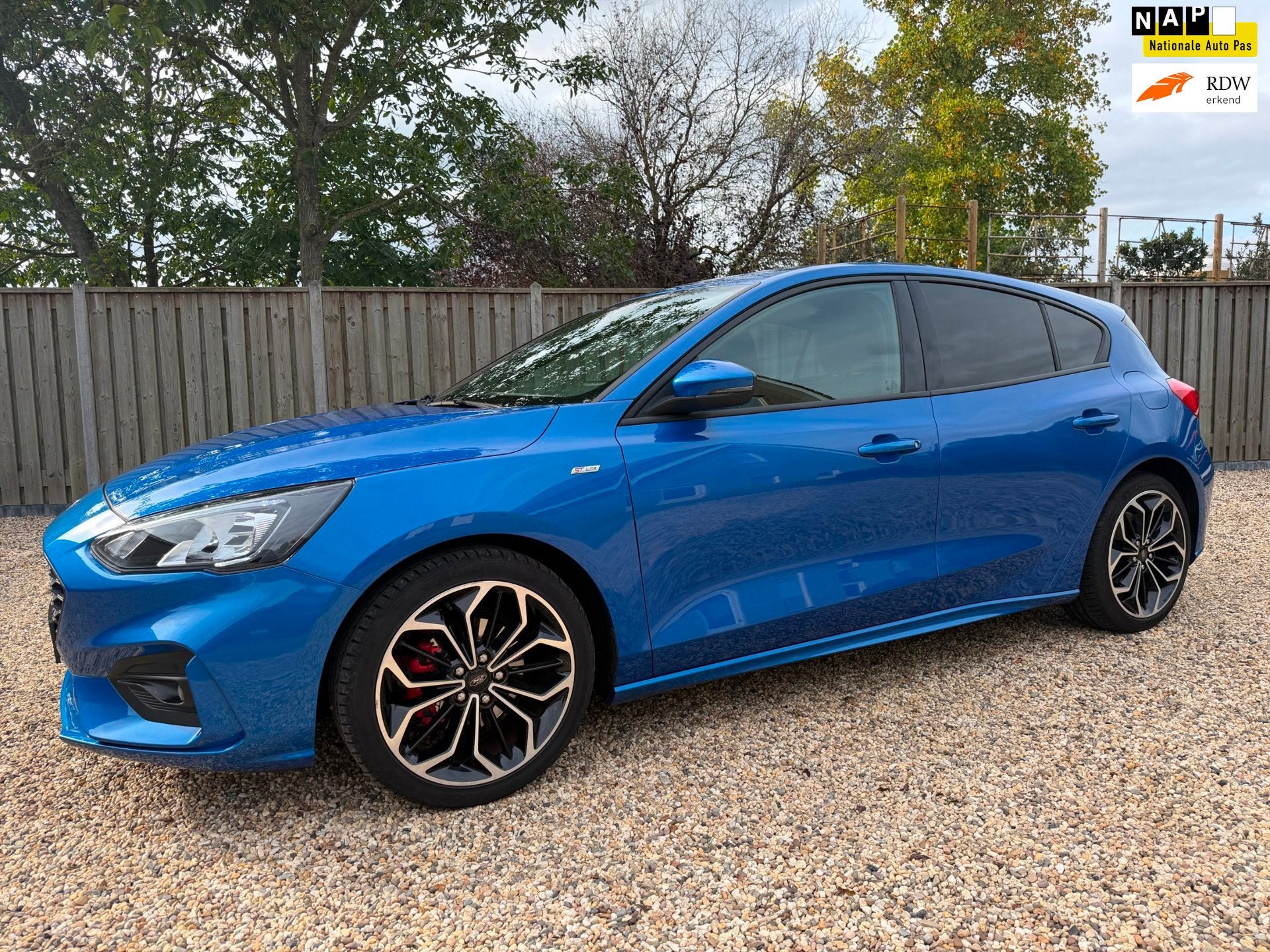 Ford Focus 1.0 EcoBoost Hybrid ST Line X Business Navigatie, Auto's, Dealer onderhouden, Gebruikt, 1277 kg, Blauw