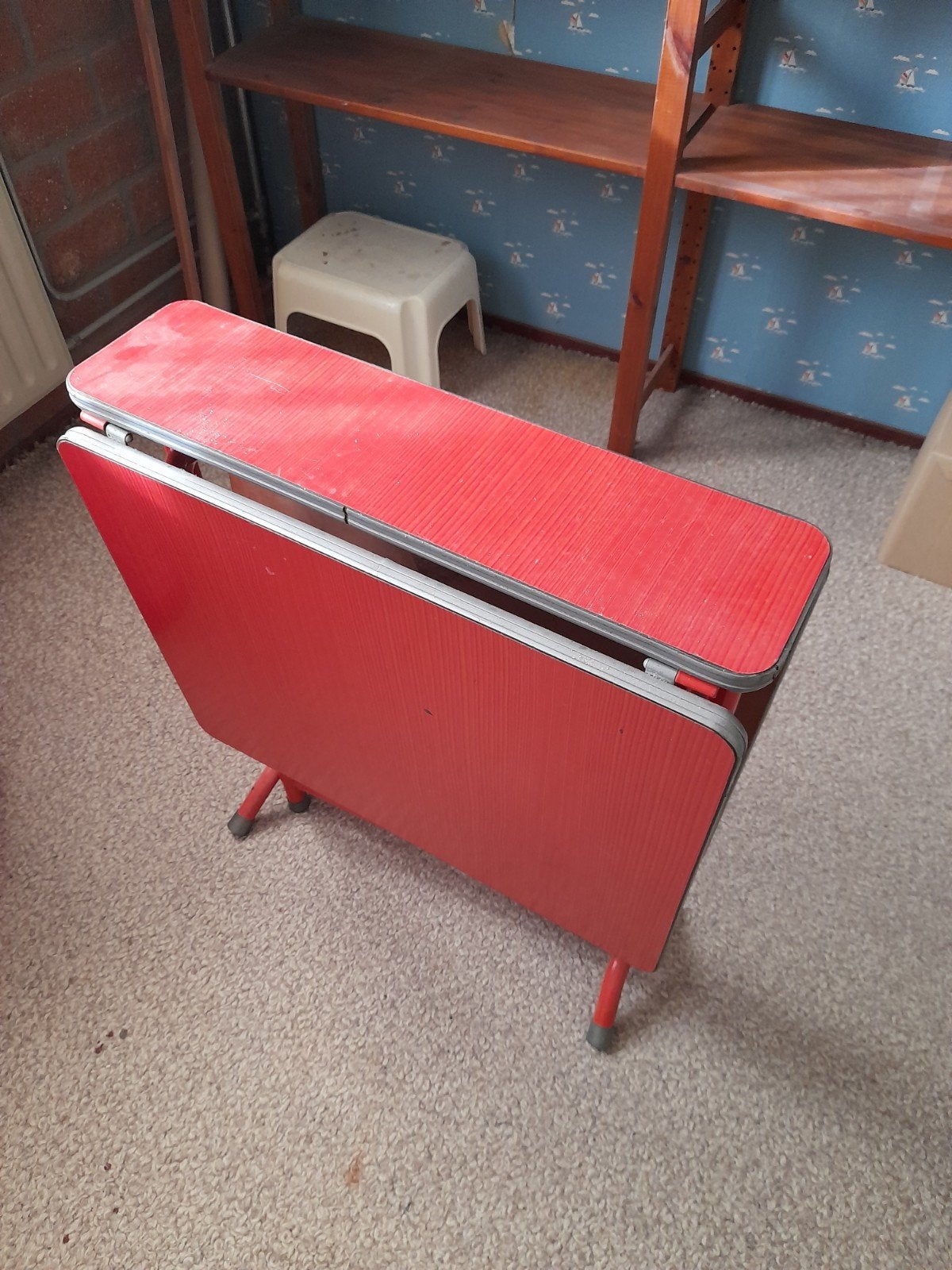 Vintage opklapbare tafel, rood, inklapbaar, Ophalen, Gebruikt, 100 tot 150 cm, Overige materialen