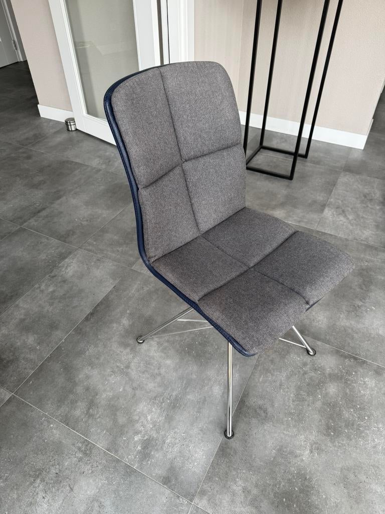 4 of 6 Montel eetkamerstoelen, zeer nette staat leer en stof, Huis en Inrichting, Stoelen, Ophalen, Zo goed als nieuw, Stof, Vier