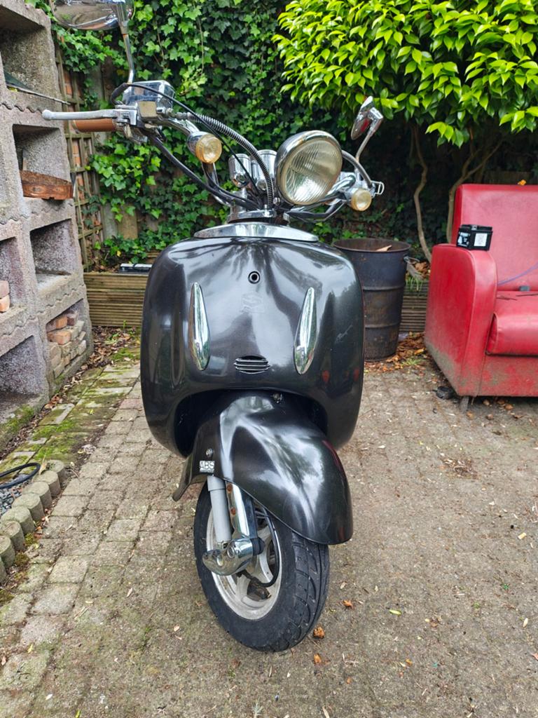 Fosti Grande Retro Scooter uit 2009 - Goed Onderhouden, Ophalen of Verzenden, Gebruikt, Benzine, Overige merken