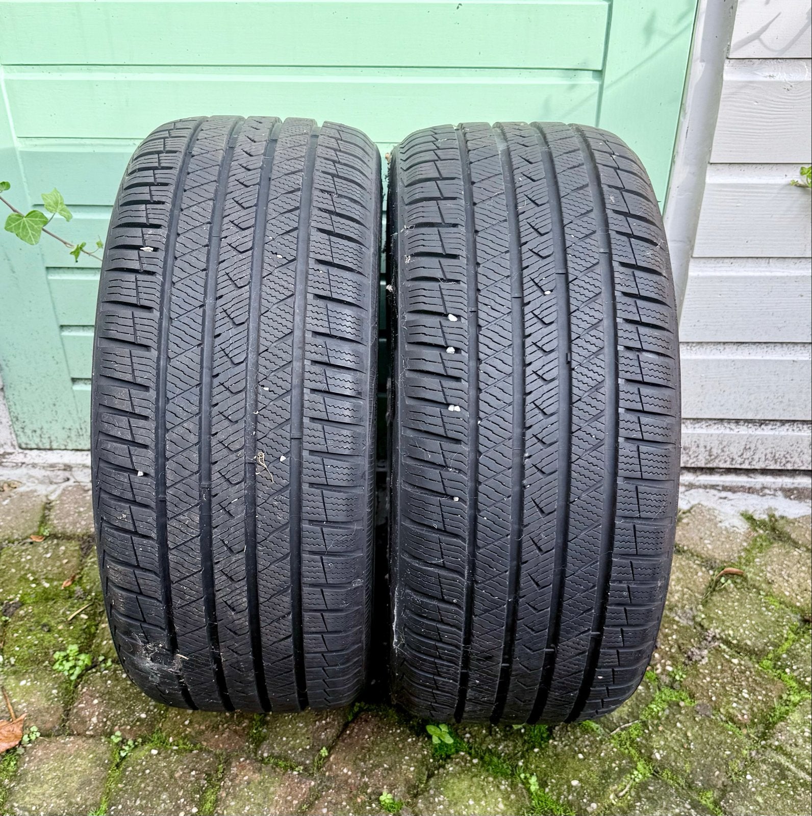 2х Vredestein Quatrac Pro All Season banden 235/40 R18, Auto-onderdelen, Ophalen, 18 inch, Gebruikt, 235 mm