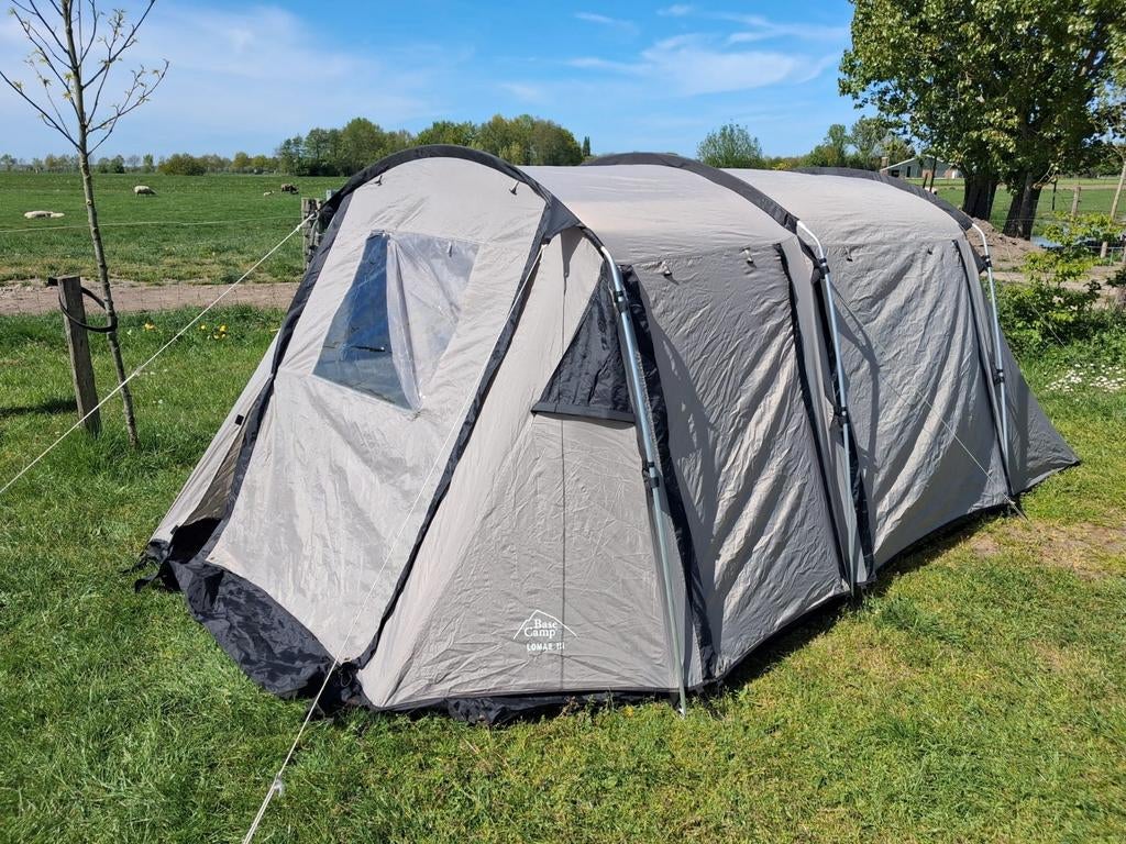 Ruime tunneltent voor 4 personen - Basic Camp, Caravans en Kamperen, Tenten, Ophalen, Gebruikt, Tot en met 4