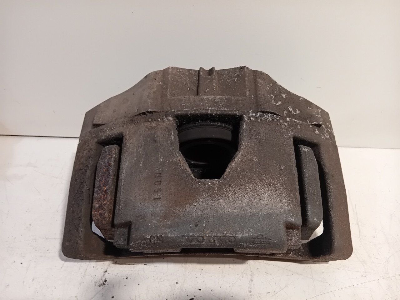 Remklauw links voor Volvo XC90, Onderdelen@venauto.nl, Van der Ven Autorecycling B.V., Gebruikt, Ettenseweg 76, 4706 PB Roosendaal, The Netherlands
