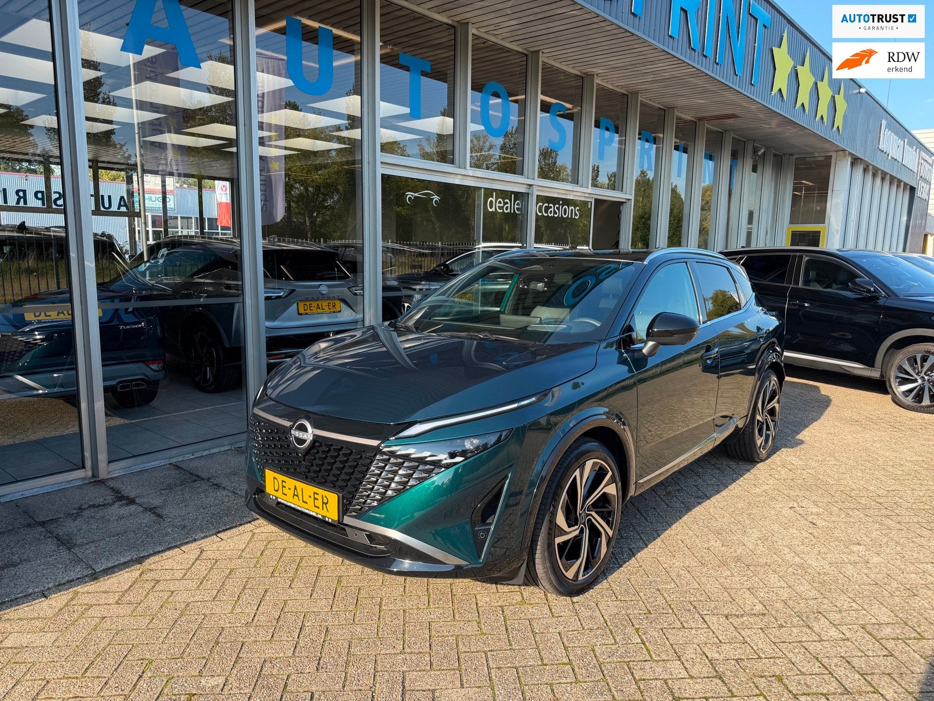 Nissan Qashqai 1.3 MHEV Xtronic Tekna Plus 158PK /PANORAMADA, Auto's, Gebruikt, Zwart, 4 cilinders, Bedrijf