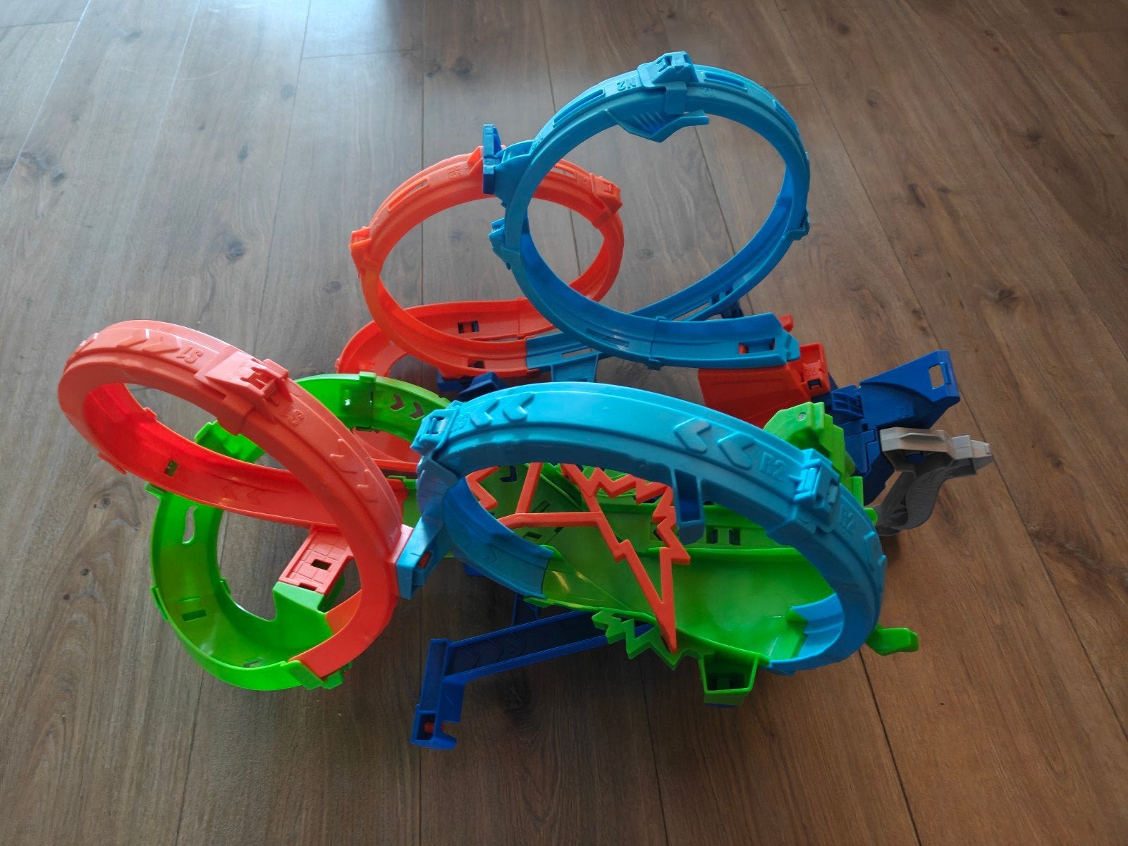 Hot Wheels racebaan met looping, elektrisch werkend, Ophalen, Hot Wheels, Met looping, Elektrisch