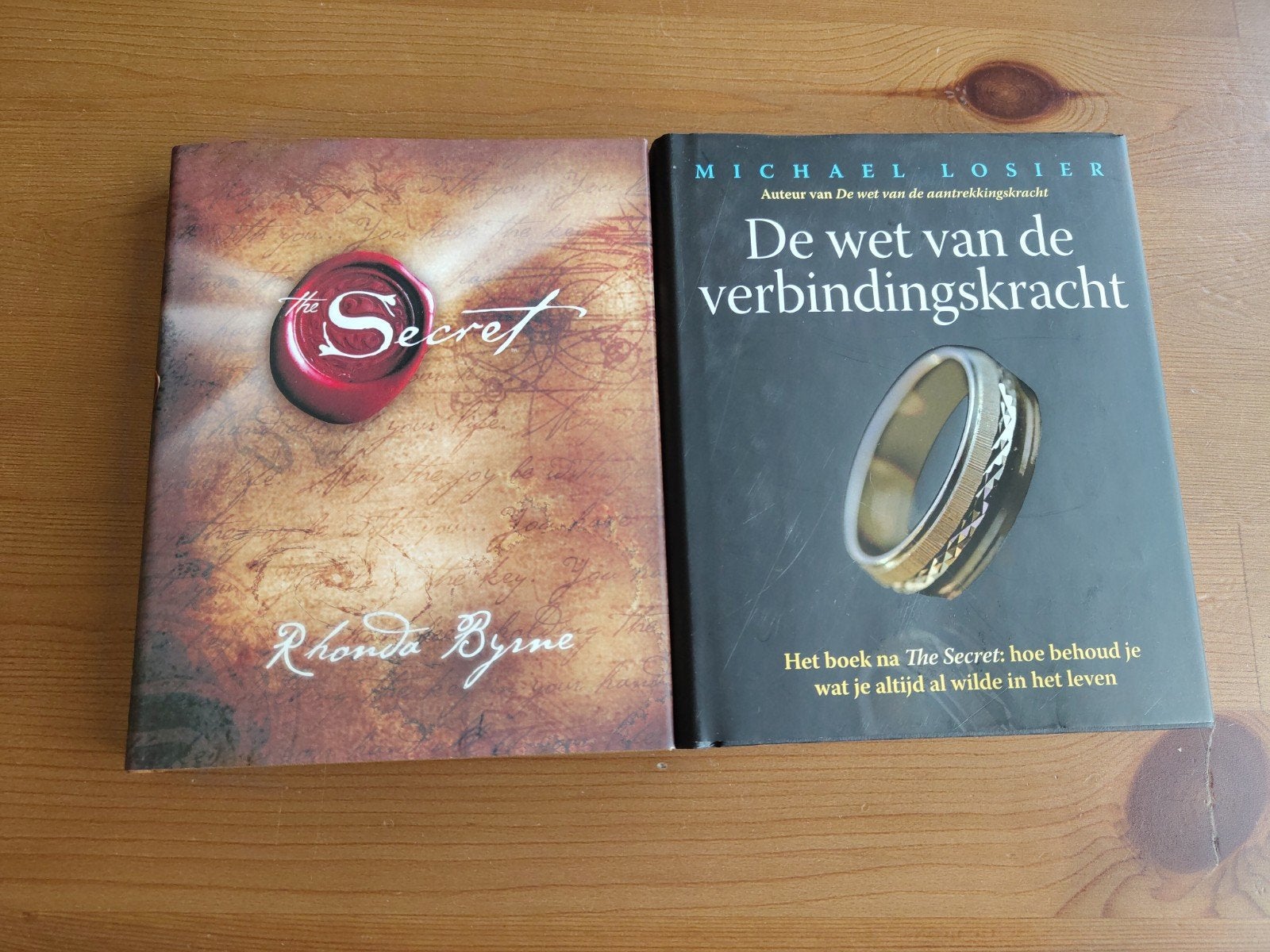 The Secret & De Wet van de Verbindingskracht (2 boeken), Spiritualiteit algemeen, Overige typen, Ophalen of Verzenden, Zo goed als nieuw